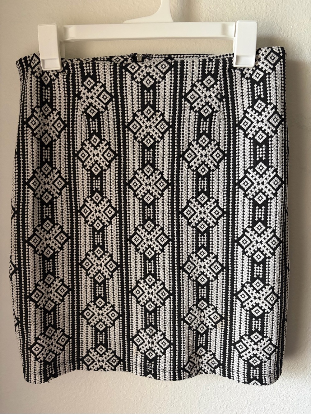 Monochrome Geometric Pencil Skirt - Black & White